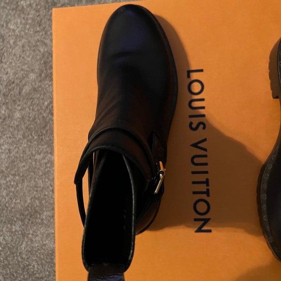 Louis Vuittion Discovery Ankle Boot - Picture 6 of 7